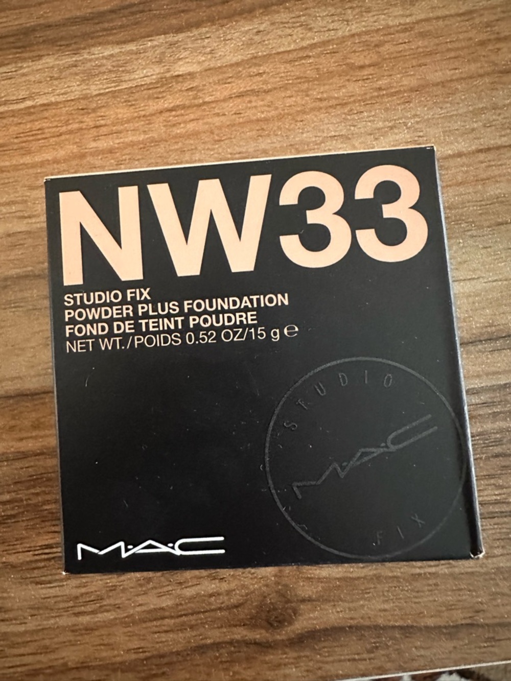 MAC Studio Fix Powder Plus Foundation NW33 - Black & Beige Packaging